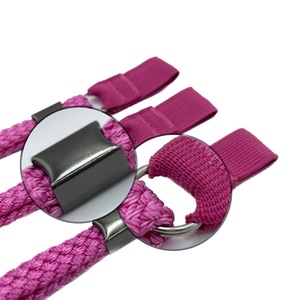 สายจูงสุนัขสีชมพูพร้อมห่วงโลหะและห่วงผ้า ดีไซน์ทนทาน - Product Image 1