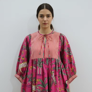 Robe Courte Rose à Imprimé Floral 100% Coton pour Femme, Style Bohème Thème Jungle, Faite à la Main, Taille Naturelle, Coupe Évasée, Tenue d'Été - Product Image 1