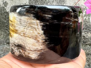Brazalete de Cuerno Tribal, Regalo Cristiano, Joyería Moderna para Mujer, Diseño Animal Hecho a Mano, Ecológico, de Cuerno de Vaca Pulido - Product Image 5