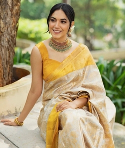 KV Women's Self Design Woven Golden Zari Work Jacquard Banarasi Silk <b>Saree</b> With Unstitched Blouse (White & <b>Yellow</b>) - Product Image 3