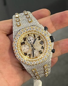 Montre chronographe de luxe pour homme en or jaune, 45 mm, analogique, quartz, cristal saphir, bracelet en acier inoxydable incrusté de diamants - Product Image 1