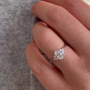 Bagues de fiançailles ovales en diamant de laboratoire en gros, personnalisées en or massif 10K 14K 18K, alliances de mariage modernes, fabricant de bijoux - Product Image 5