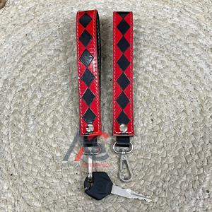 Porte-clés en cuir de vache à carreaux tendance, accessoires de gros, crochet métallique, dragonne en cuir, porte-clés personnalisé unisexe - Product Image 1