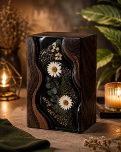 Urna de Madera de Palisandro con Resina y Diseño Personalizado de Pitbull para Cremación de Mascotas, Recuerdo Conmemorativo - Ecológica y Duradera - Product Image 3