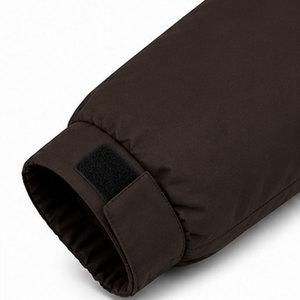 Chaqueta Parka Ligera Impermeable para Hombre que Combina Tecnología Cortavientos, Tejido Transpirable y Comodidad Térmica - Product Image 5