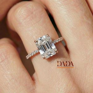 Anillo de Compromiso con Halo Oculto y Diamante Cultivado en Laboratorio con Corte Radiante para Mujer, Anillo Solitario con Diamante Cultivado en Laboratorio, Elegante Anillo de Propuesta - Product Image 3
