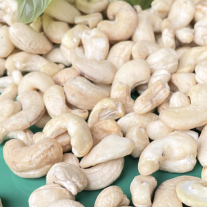 Fabricación de Nueces de Anacardo Crudas WW180, WW240, WW320, LP Vietnam, Nueces de Anacardo al por Mayor Exportadas a Asia, Medio Oriente - Product Image 1