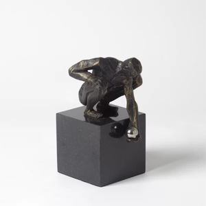 Nouvelle Sculpture Abstraite Homme Penseur en Métal, Statue Humaine avec Boule Métallique, Décoration Artistique pour Chambre, Salon, Bureau, Ornements de Bureau - Product Image 4