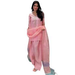 Nouvel ensemble Salwar Kameez 3 pièces moderne et réversible pour femme, respirant, séchage rapide, toutes saisons, pour fêtes, en soie crêpe Farshi - Product Image 1