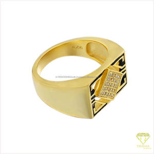 Anillo de hombre de plata 925 premium con diamante cultivado en laboratorio y diseño geométrico con detalles en negro para compradores mayoristas de joyería. - Product Image 2