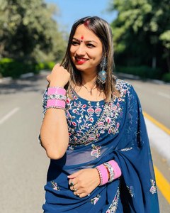 Sari de Seda Azul con Bordado Floral de NiMa Creations, de Secado Rápido, para Mujer, Estilo Tradicional Indio para Bodas, Largo hasta el Suelo, Corte Regular - Product Image 4