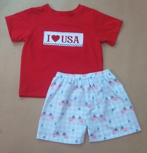 Venta al por mayor desde Vietnam: Conjunto de camiseta y pantalones cortos hechos de material transpirable y agradable para la piel. - Product Image 1