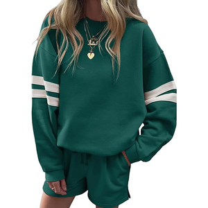 Conjunto de 2 piezas personalizado para mujer: Sudadera y pantalón corto a juego, chándal de moda para otoño - Product Image 1