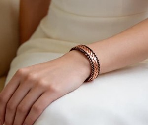 Brazalete de Cobre Estilo Rústico Chic, Diseño de Doble Torsión, Joyería Única, Regalo de Moda para Mujer - Product Image 2