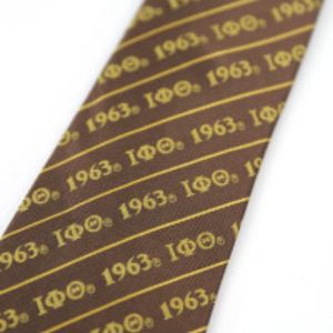 Corbata de Seda Iota Phi Theta Marrón Dorado 1963, Accesorio Clásico Formal Premium para Fraternidad Griega - Product Image 3