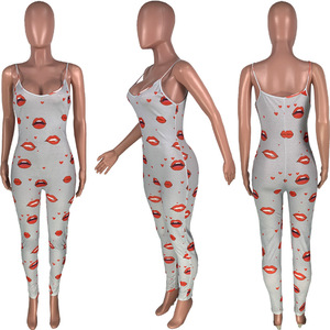 Mono estampado de labios para mujer, con tirantes finos, cintura alta, ajuste ceñido, largo completo, transpirable y elástico, ideal para primavera, verano y discoteca. - Product Image 5
