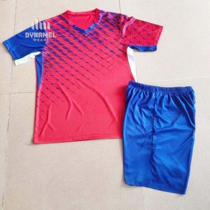 Ensemble de maillot de football pour hommes DYNAMEL WEARS, col en V, manches courtes, évacuation de l'humidité, rayures sublimées rouge et bleu, uniforme de football - Product Image 1