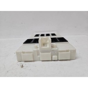 ECU และโมดูลคอมพิวเตอร์มือสองสำหรับรถยนต์ซีรีส์ 3 รุ่น 9381099 - Product Image 2