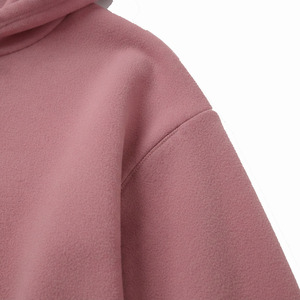 Ensemble de survêtement court personnalisé pour femme en molleton doux – Design élégant sur mesure – Style streetwear – Prix bas - Product Image 4