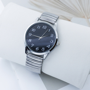 Montre à quartz unisexe élégante pour le quotidien, style rétro, aiguilles fines, confortable, s'accorde avec toutes les tenues, montre tendance - Product Image 5