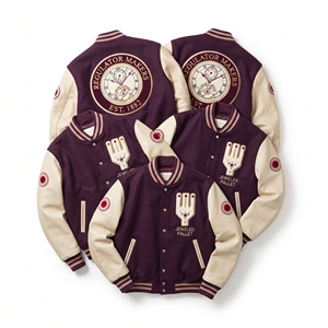 Chaqueta Varsity Personalizada OEM con Mangas de Cuero y Lana, Bordado de Reloj Regulator Makers, Parche de Paleta Adornado con Joyas, Abrigo Plum - Product Image 1