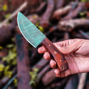 Cuchillo de Caza/Desollador Personalizable OEM de Acero Inoxidable con Mango de Madera Pakka y Funda de Cuero, Hecho a Mano, Marca ZA DAMASCUS MAKERS - Product Image 4