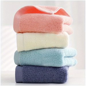 Serviettes jetables pour le visage de qualité OEM XL, épaisses et douces, pour peaux sensibles, serviettes douces pour le visage pour la maison, le spa et les voyages - Product Image 3