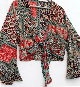 Nouvelle arrivée Wrap Boho Tie Top à la mode nouveau haut portefeuille en soie imprimé pour l'été et confortable avec décontracté - Product Image 4