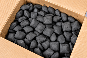Charbon de coco en briquettes Cocotronics en gros, haute valeur calorifique, sans fumée, pour barbecue, écologique, longue durée - Product Image 3