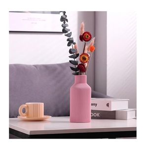 Vase de table en céramique côtelée rose, finition mate moderne, pour décoration de mariage et de maison, hauteur 4-8 pouces - Product Image 1