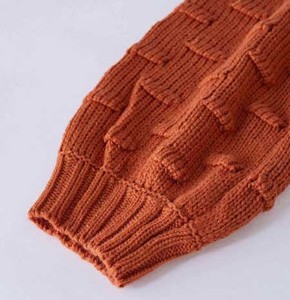 Pull-over tricoté ample et respirant à col rond pour femme – Doux, chaud et tendance, style européen - Product Image 5