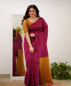 Sari de seda magenta con borde dorado, traje tradicional indio para bodas, para mujer, corte regular, largo hasta el suelo. - Product Image 1