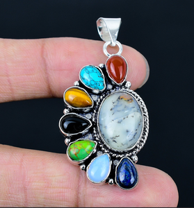 Pendentif demi-fleur en onyx naturel, collier floral, bijoux pour femmes, bijoux faits à la main - Product Image 1