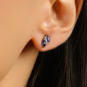 Boucles d'oreilles clous simples et délicates en or blanc 14 carats véritable, saphir bleu véritable et diamant, qualité supérieure, bijoux en gros pour filles - Product Image 4