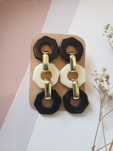 Boucles d'oreilles pendantes modernes en résine faites à la main avec un design artistique coloré, accessoires de mode légers pour femmes, parfaits - Product Image 2