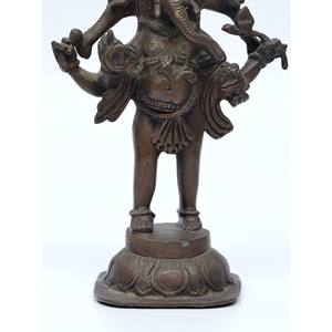 รูปปั้นพระพิฆเนศสามหัวทำจากทองเหลืองชนเผ่าขนาด7นิ้วรูปปั้นตั้งได้ - Product Image 1