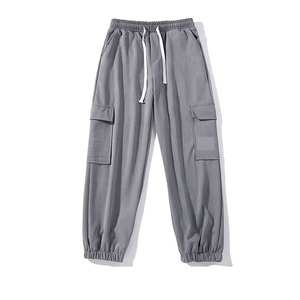Pantalon de jogging cargo pour homme, couleur unie, taille mi-haute élastique, respirant, coupe-vent, tricoté, avec grandes poches, coupe ajustée à la cheville - Product Image 4