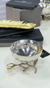 Bol de service vintage en métal avec pied décoratif, saladier décoratif fait main, idéal pour les mariages et la décoration de table - Product Image 6