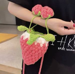 Nuevo Bolso Bandolera de Mujer a la Moda, Hecho a Mano con Estampados de Animales - Product Image 1