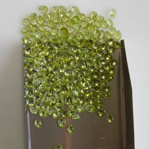 Peridoto Verde Natural, Corte Pera de 4x3MM, Gemas Sueltas de la Mejor Calidad para Joyería - Product Image 4