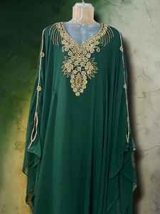 Venta al por mayor AWAIS HOUSE - Conjunto de lujo de 2 piezas para mujer musulmana, modesto, sencillo, de gasa lisa con cuentas, túnica de noche/formal hasta el suelo con corte en A - Product Image 3