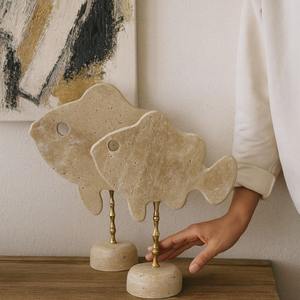 Escultura de piedra de pájaro volador de lujo con base de metal dorado, decoración artística moderna para mesa de salón, hotel u oficina, de primera calidad. - Product Image 5