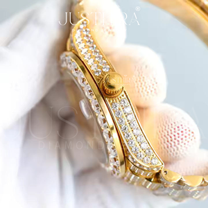 Reloj de cuarzo de lujo con diamantes de moissanita personalizados de diseño único, estilo hip hop, brillante, para hombre, disponible para la venta. - Product Image 3