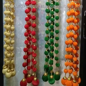 Décoration suspendue multicolore en tissu velours écologique avec pompons pour mariage, Haldi, Mehndi, fête de Noël, ou événements extérieurs - Product Image 2