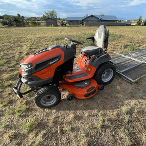 Tractor Cortacésped Husqvarna TS354XD de 24 HP, Máquina Agrícola de Alta Resistencia para Jardín y Césped, Uso Comercial, Alto Rendimiento - Product Image 1