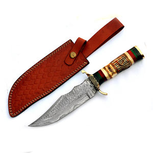 Couteau de chasse artisanal en acier Damas, manche en bois gravé décoratif, lame à pointe clip à changement rapide, pour le camping en extérieur - Product Image 1