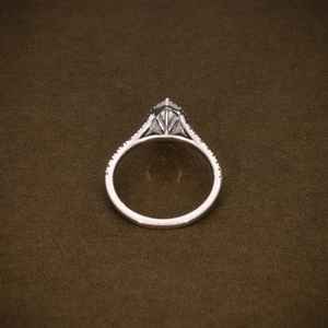 Anillo clásico de media eternidad con halo de moissanita talla pera para mujer, plata 925 original, para regalo de promesa nupcial para amantes - Product Image 3