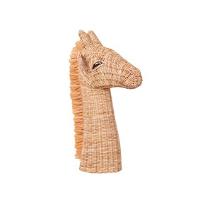 Décoration murale en rotin pour chambre d'enfant, tête de girafe safari, artisanat durable en osier, art mural sur le thème de la faune. - Product Image 1