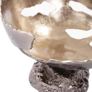 Bol en métal artisanal moderne et élégant pour fruits, idéal pour la décoration de la cuisine et de la table à manger contemporaines - Zahid Exports, sûr et fiable. - Product Image 1