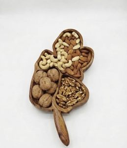 Plateau de service en bois fait main, assiette à collation en bois, présentoir à fruits et noix sectionnel pour la décoration de table de fête - Product Image 1